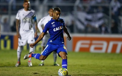 Alisson anota sexto gol pelo Cruzeiro em 2016 e chega a sua melhor marca no clube