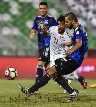 Em jogo de dez gols, Romarinho anota dois e segue artilheiro da Liga do Catar