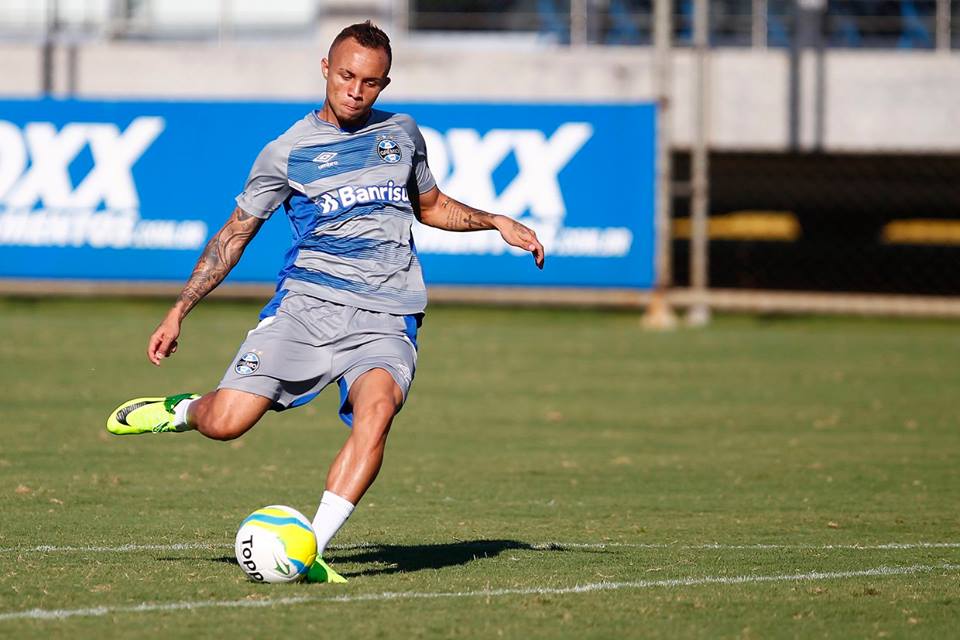 Titular do Grêmio pela 1ª vez em 2017, Everton tem boas lembranças contra o Flamengo
