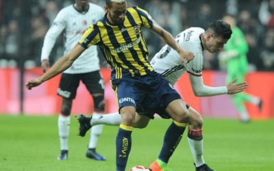 Souza comemora classificação do Fenerbahçe em vitória sobre o rival Besiktas