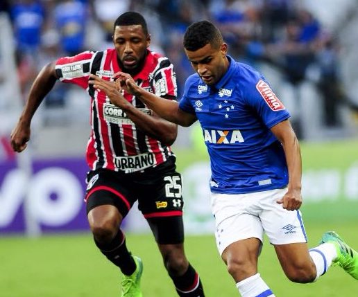 Embalado por assistência e gol, Alisson projeta Cruzeiro forte contra o Santos