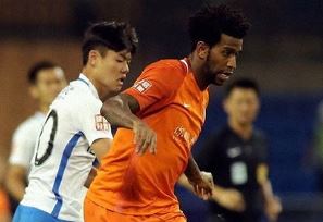 Pelo Shandong, Gil comemora vaga na Copa e quer manter ‘melhor zaga’ do Chinês