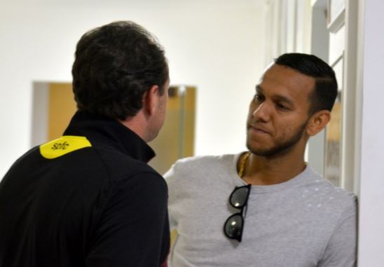 No Brasil, Souza visita o São Paulo e ressalta carinho por funcionários e torcedores