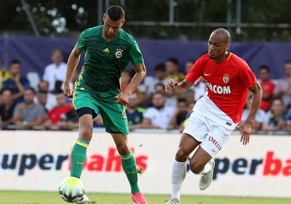 Pela Liga Europa, volante Souza projeta início da temporada 2017/18 no Fenerbahçe