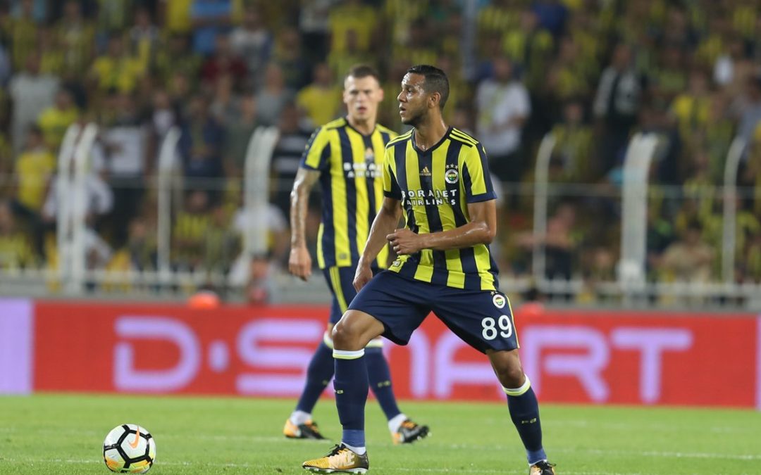 Volante Souza comemora classificação na Liga Europa e aposta em evolução do Fenerbahçe na temporada