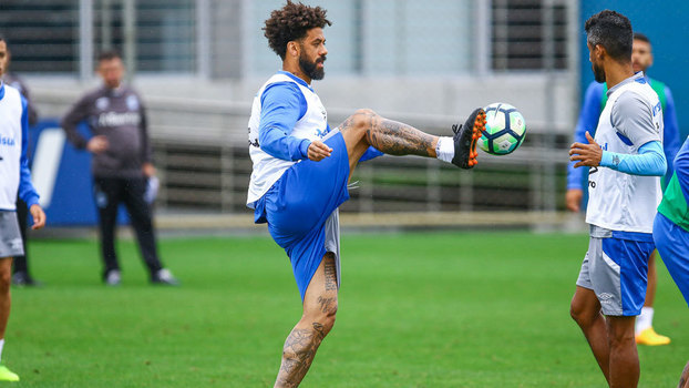 Volante Cristian projeta volta pelo Grêmio contra o Palmeiras e fala da inscrição na Libertadores