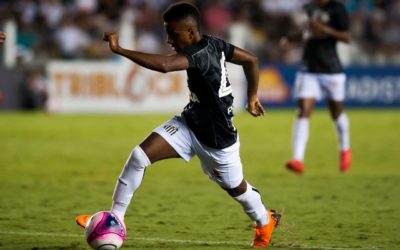 Rodrygo vai para sua primeira Libertadores e pode ser o mais jovem na história do Santos a jogar a competição