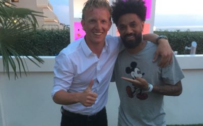 Volante Cristian participa da despedida do holandês e ex-companheiro de Fenerbahçe Dirk Kuyt