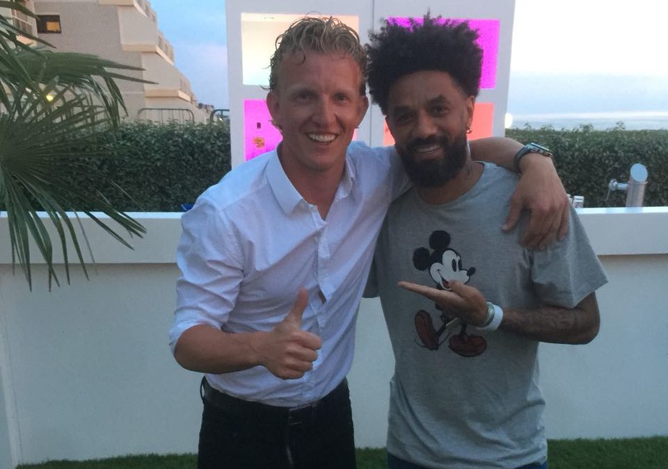 Volante Cristian participa da despedida do holandês e ex-companheiro de Fenerbahçe Dirk Kuyt