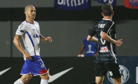 De volta como titular do Bahia, Nilton festeja triunfo na Sul-Americana e revela trabalho extra por maior adaptação