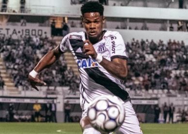 Após dois gols, atacante Júnior Santos comemora fase decisiva e quer Ponte Preta de volta ao G4 na Série B