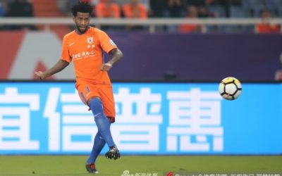 Após vaga na final da Copa da China, zagueiro Gil completará 100 jogos pelo Shandong Luneng no domingo