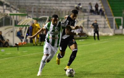 Júnior Santos comenta arrancada da Ponte Preta na Série B e sonho pelo acesso: ‘Vamos dar nossas vidas’