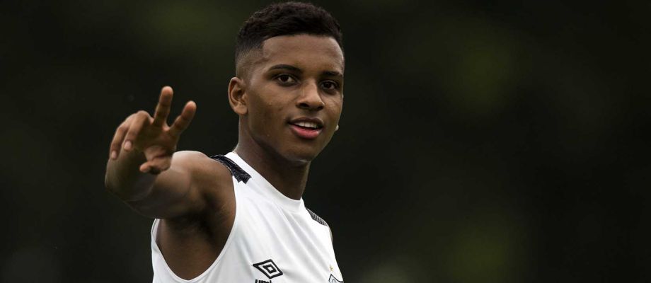 Rodrygo completa um ano como profissional e relembra trajetória no Santos FC: ‘Foi tudo muito rápido’