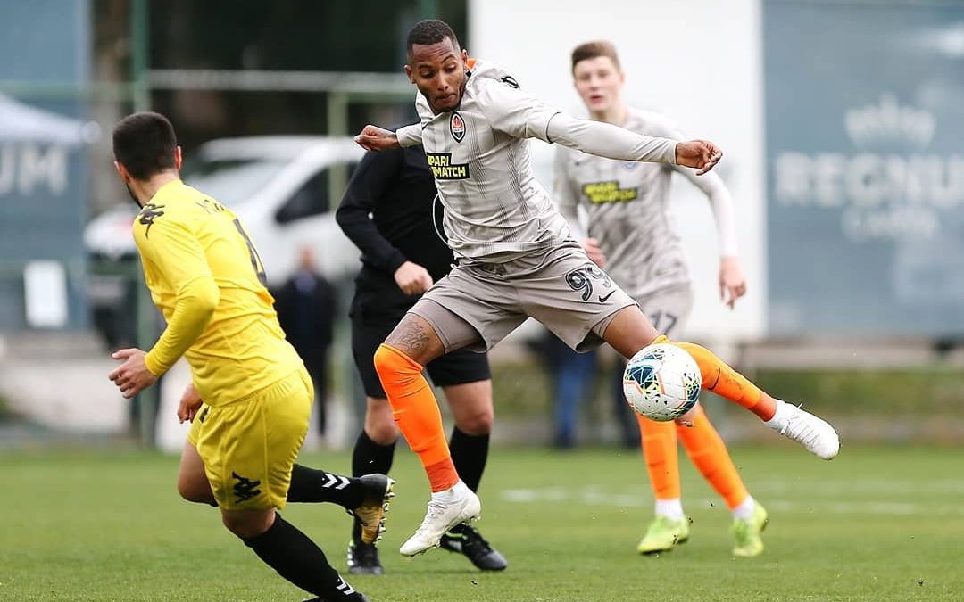 De volta ao Shakhtar Donetsk, Fernando mira novas conquistas e boa campanha na Liga Europa