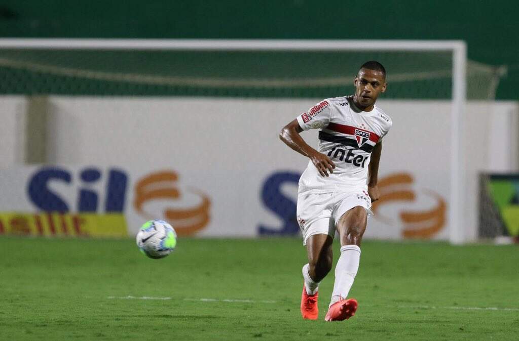 Após vitória no Brasileirão, Bruno Alves ressalta liderança e desempenho defensivo do São Paulo