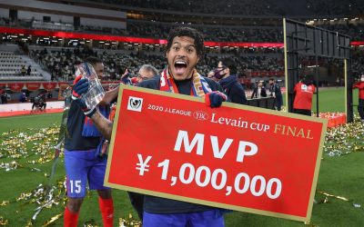 Com gol e eleito melhor jogador da final, atacante Leandro conquista a Copa da Liga do Japão pelo FC Tokyo