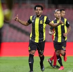 Romarinho faz hat-trick na Arábia Saudita e supera artilheiros brasileiros na Europa