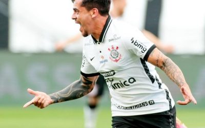 Fagner completa 400 partidas pelo Corinthians com gol e classificação no Campeonato Paulista