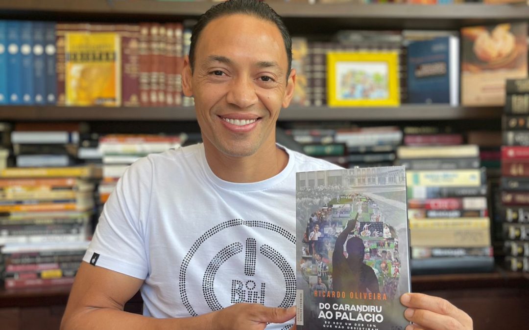 Em evento aberto e com autógrafos, atacante Ricardo Oliveira lançará livro no próximo sábado