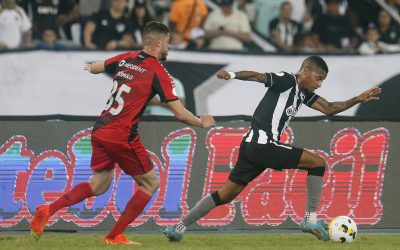 Meio-campista Tchê Tchê amplia performance e cresce em números com a equipe do Botafogo