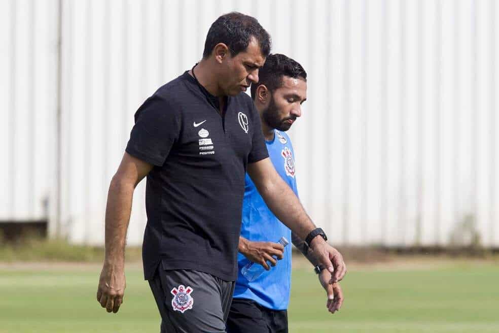 Clayson acerta com clube do Japão e será dirigido novamente pelo técnico Fábio Carille