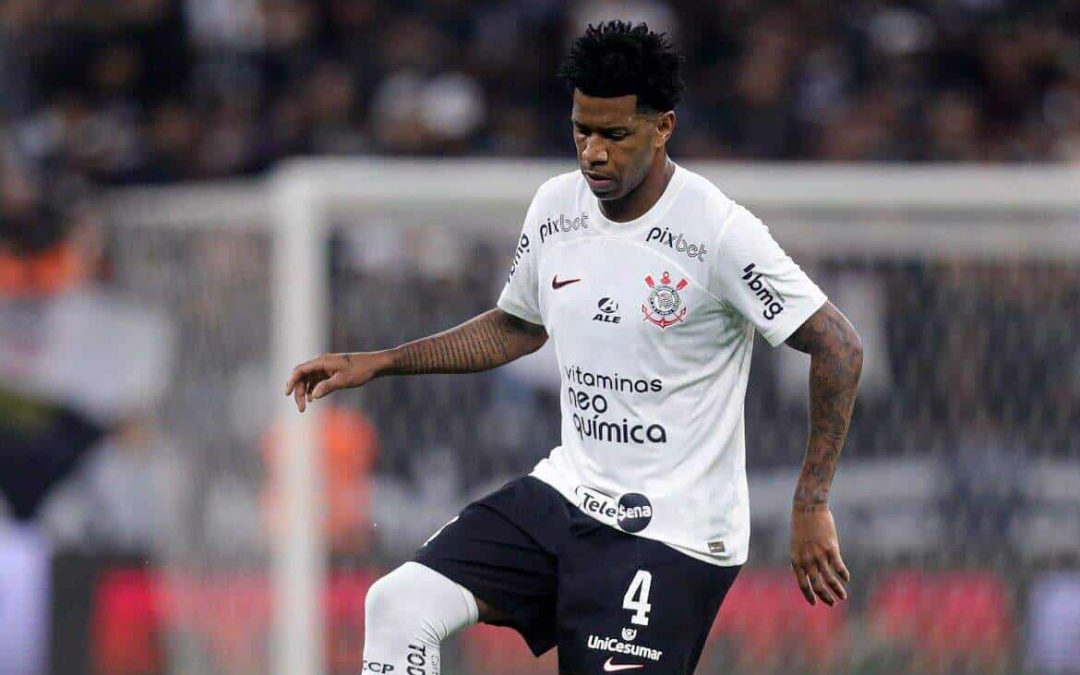 Diante do Cuiabá, Gil entrará no Top-15 da história do Corinthians em número de jogos